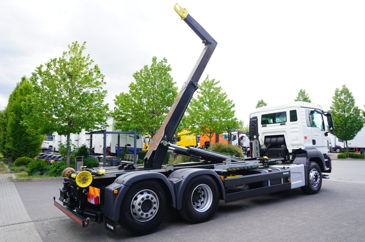 MAN TGS 26.430 E6 6x2 / HIAB Multilift hooklift - Camión multibasculante: foto 5 MAN TGS 26.430 E6 6x2 / HIAB Multilift hooklift - Camión multibasculante: foto 5
