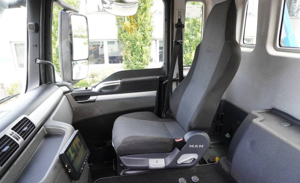 Camión multibasculante MAN TGS 35.400 8×4 HYVA LIFT 32.56 SE hooklift: foto 11