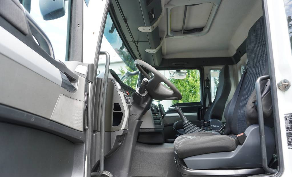 Camión multibasculante MAN TGS 35.400 8×4 HYVA LIFT 32.56 SE hooklift: foto 9