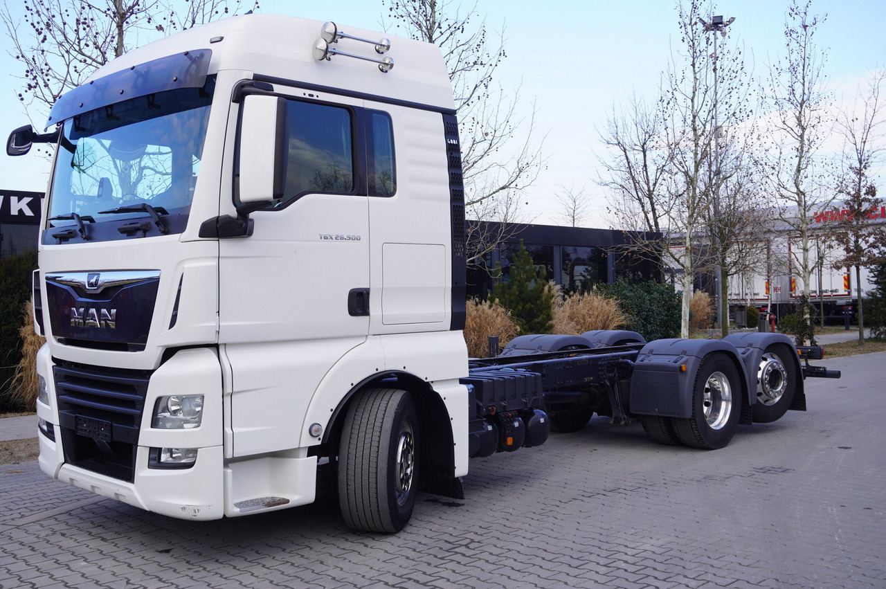 MAN TGX 26,500 / 500 HP / steering 3rd axle / 20 t cap. / Chassis 6.5 m - Camión chasis: foto 1 MAN TGX 26,500 / 500 HP / steering 3rd axle / 20 t cap. / Chassis 6.5 m - Camión chasis: foto 1
