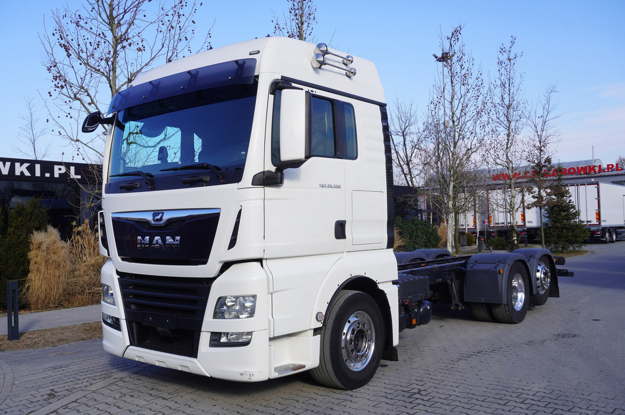 MAN TGX 26,500 / 500 HP / steering 3rd axle / 20 t cap. / Chassis 6.5 m - Camión chasis: foto 3 MAN TGX 26,500 / 500 HP / steering 3rd axle / 20 t cap. / Chassis 6.5 m - Camión chasis: foto 3