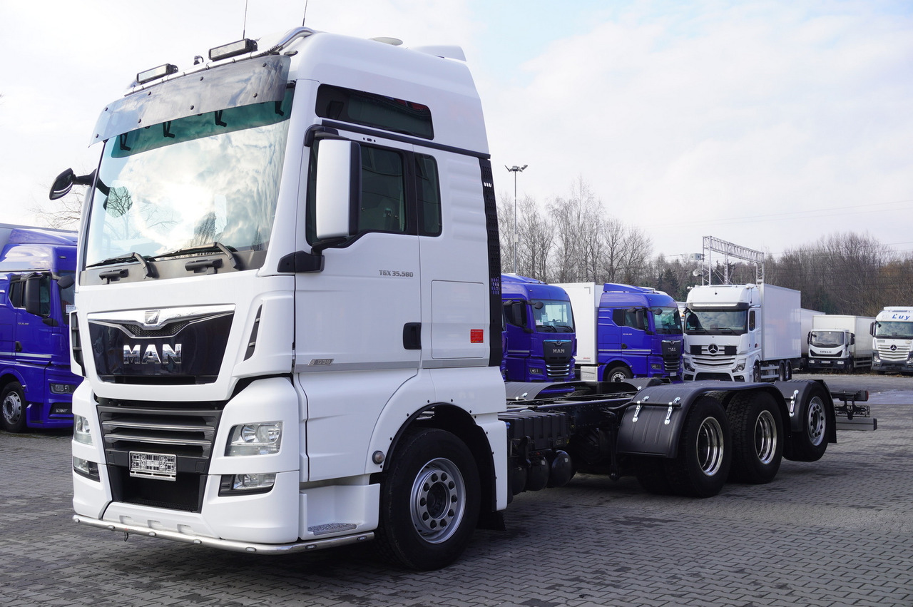 MAN TGX 35.580 E6 8x4/4 - 8.8m chassis frame - Camión chasis: foto 2 MAN TGX 35.580 E6 8x4/4 - 8.8m chassis frame - Camión chasis: foto 2