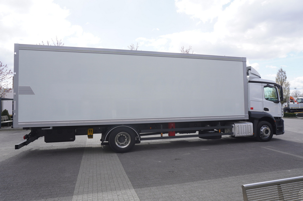 MERCEDES-BENZ Actros 1824 / Refrigerator / Carrier Supra 1250 / Sleeping cabin - Camión frigorífico: foto 2 MERCEDES-BENZ Actros 1824 / Refrigerator / Carrier Supra 1250 / Sleeping cabin - Camión frigorífico: foto 2