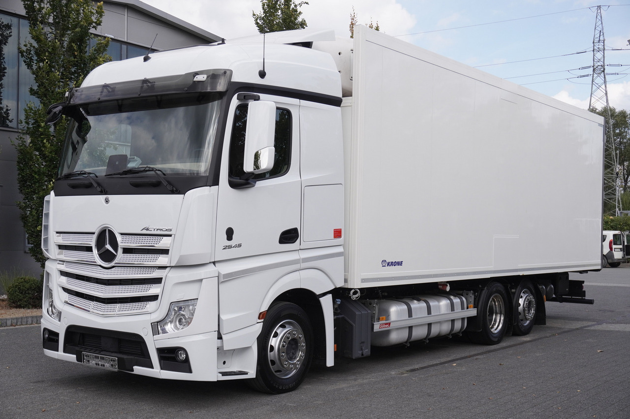 MERCEDES-BENZ Actros 2545 MP5 6×2 E6 / KRONE REFRIGERATOR 40 pallets Bitemperature Doppelstock / high 2.7m - Camión frigorífico: foto 1 MERCEDES-BENZ Actros 2545 MP5 6×2 E6 / KRONE REFRIGERATOR 40 pallets Bitemperature Doppelstock / high 2.7m - Camión frigorífico: foto 1