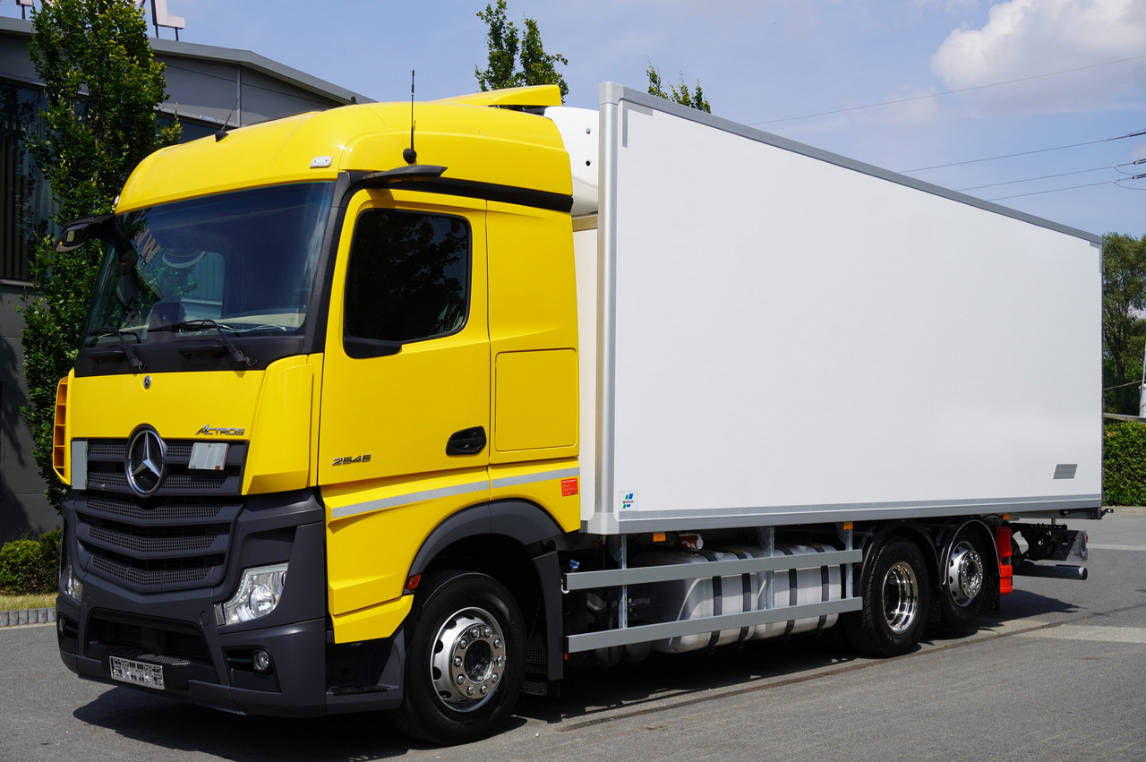 MERCEDES-BENZ Actros 2545 MP5 6×2 E6 / NEW Igloocar refrigerator / 19 pallets / Carrier Supra 850 - Camión frigorífico: foto 1 MERCEDES-BENZ Actros 2545 MP5 6×2 E6 / NEW Igloocar refrigerator / 19 pallets / Carrier Supra 850 - Camión frigorífico: foto 1