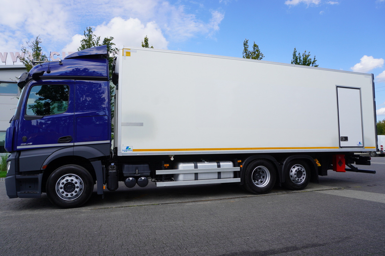 MERCEDES-BENZ Actros 2546 / Lecapitaine refrigerator 20 EPAL / Multitemperature / Carrier Supra 1150 MT - Camión frigorífico: foto 2 MERCEDES-BENZ Actros 2546 / Lecapitaine refrigerator 20 EPAL / Multitemperature / Carrier Supra 1150 MT - Camión frigorífico: foto 2