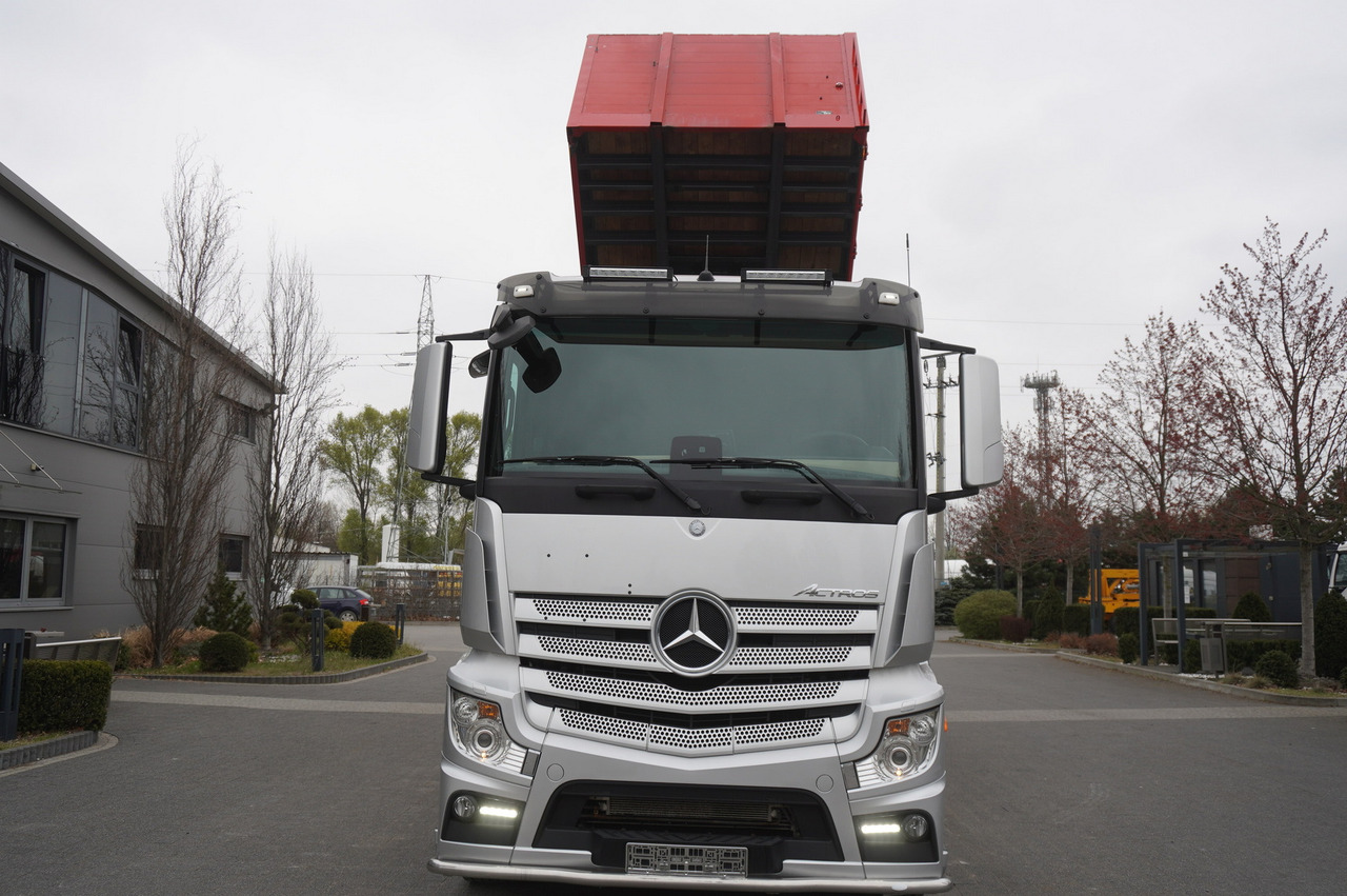 Camión caja abierta MERCEDES-BENZ Actros 3563 8x4 / Tipper for grain 20 t load capacity: foto 13
