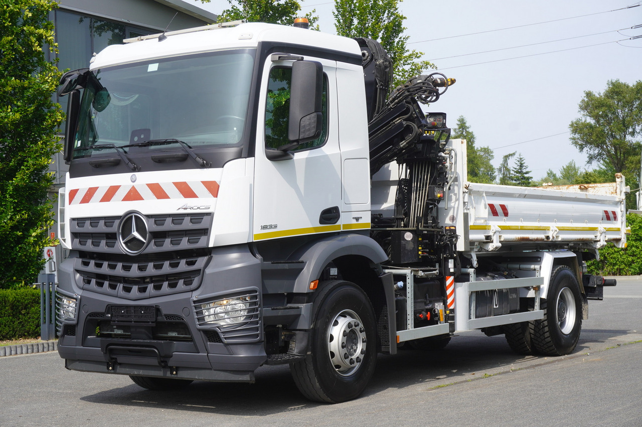 MERCEDES-BENZ Arocs 1833 / 87,000 km!!! / Hds HIAB X-DUO 128 B-2 / three-sided tipper - Camión grúa, Camión grúa: foto 3 MERCEDES-BENZ Arocs 1833 / 87,000 km!!! / Hds HIAB X-DUO 128 B-2 / three-sided tipper - Camión grúa, Camión grúa: foto 3