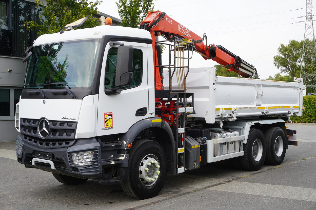 MERCEDES-BENZ Arocs 2636 / 6x4 / HDS Fassi / 3-Way Tipper / Bortmatic - Camión grúa: foto 4 MERCEDES-BENZ Arocs 2636 / 6x4 / HDS Fassi / 3-Way Tipper / Bortmatic - Camión grúa: foto 4