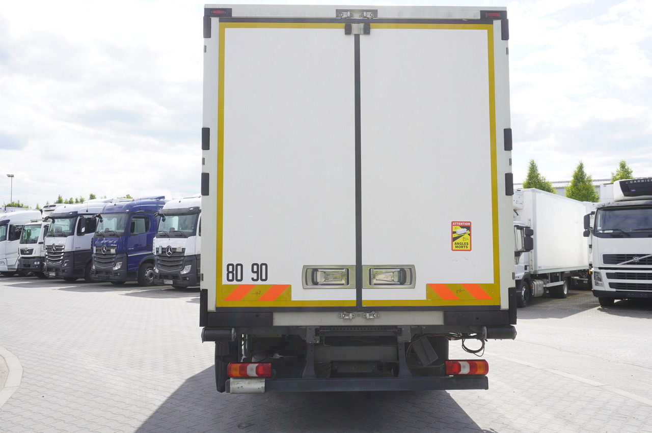 MERCEDES-BENZ Atego 1021 / Lamberet meat hook refrigerator / Carcass elevator 1000 kg / Thermoking T800 R - Camión frigorífico, Camión grúa: foto 4 MERCEDES-BENZ Atego 1021 / Lamberet meat hook refrigerator / Carcass elevator 1000 kg / Thermoking T800 R - Camión frigorífico, Camión grúa: foto 4