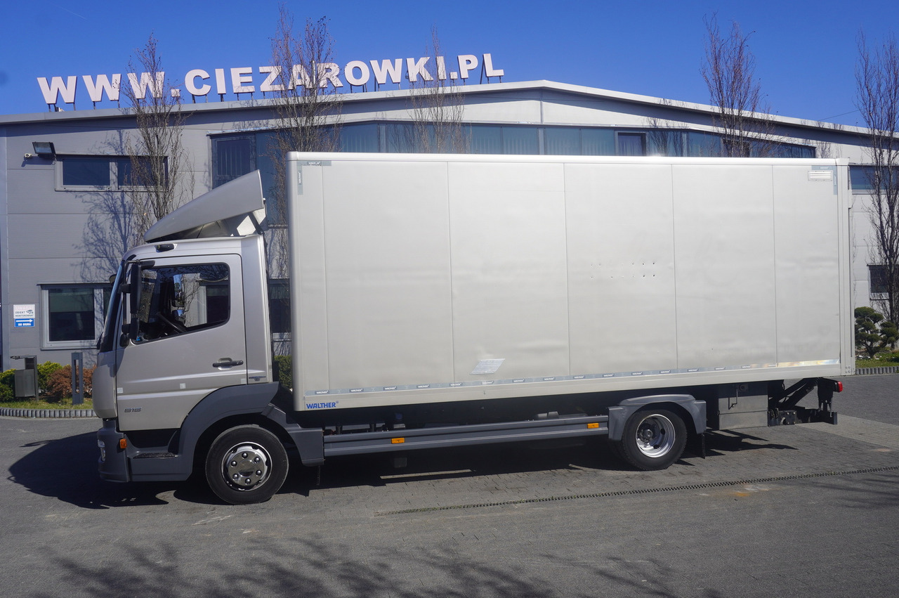 MERCEDES-BENZ Atego 818 / Box superstructure / DAUTEL tailgate 1.5T - Camión caja cerrada: foto 2 MERCEDES-BENZ Atego 818 / Box superstructure / DAUTEL tailgate 1.5T - Camión caja cerrada: foto 2
