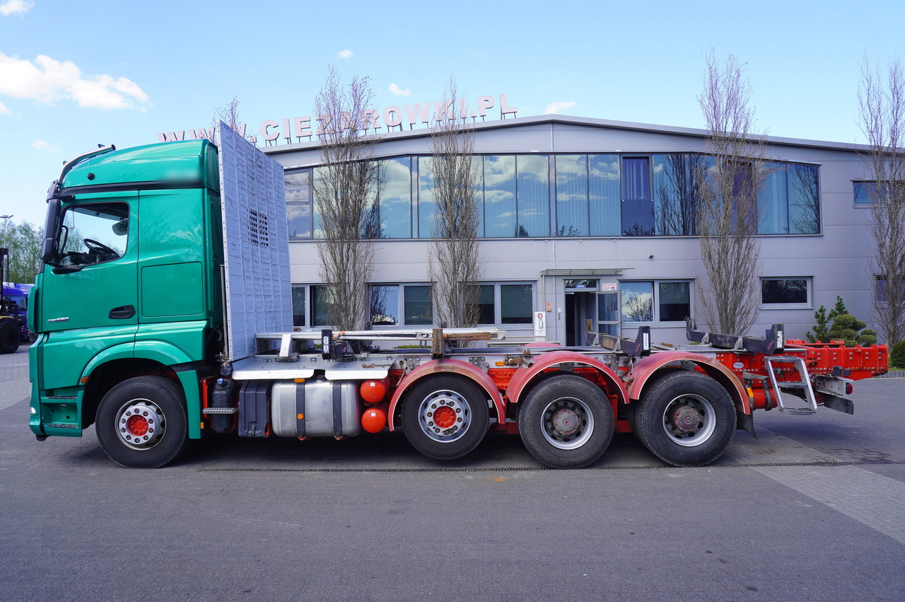 Mercedes-Benz Arocs 3563 8 × 4 / 630 HP / steered axle / Logging superstructure - Camión grúa: foto 4 Mercedes-Benz Arocs 3563 8 × 4 / 630 HP / steered axle / Logging superstructure - Camión grúa: foto 4