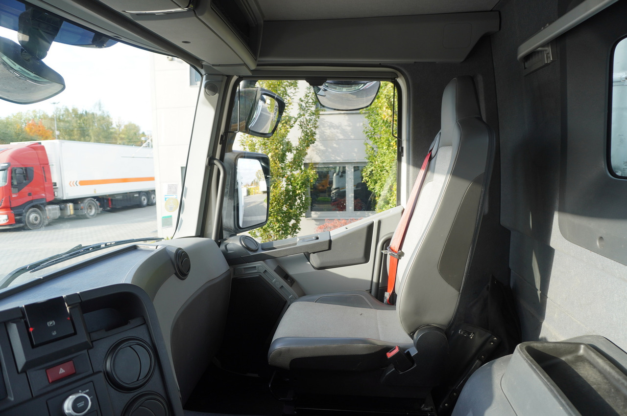 Camión caja abierta, Camión grúa RENAULT C380 Comfort 6x4 / Atlas 172.3E crane / Range 12.3 m / capacity 6.1 t / Flatbed 17 EPAL: foto 24