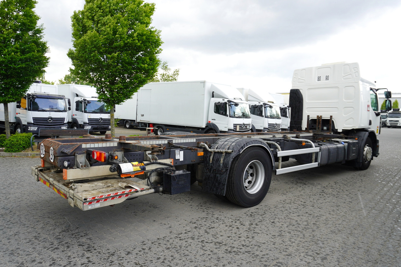 RENAULT D19 Wide Glob / BDF / load capacity 11t / 280 thousand km / tail lift - Camión chasis: foto 5 RENAULT D19 Wide Glob / BDF / load capacity 11t / 280 thousand km / tail lift - Camión chasis: foto 5