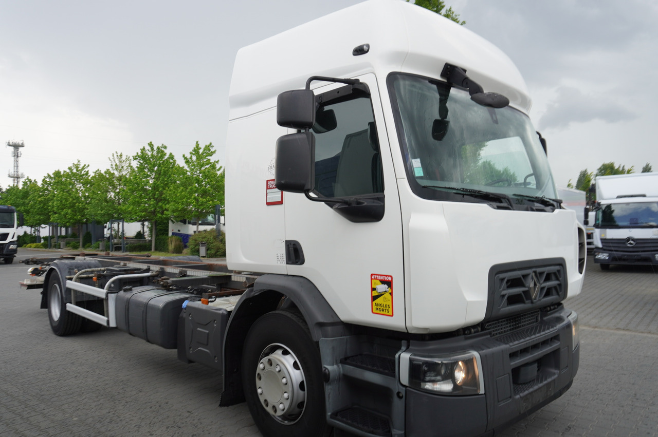 RENAULT D19 Wide Glob / BDF / load capacity 11t / 280 thousand km / tail lift - Camión chasis: foto 1 RENAULT D19 Wide Glob / BDF / load capacity 11t / 280 thousand km / tail lift - Camión chasis: foto 1