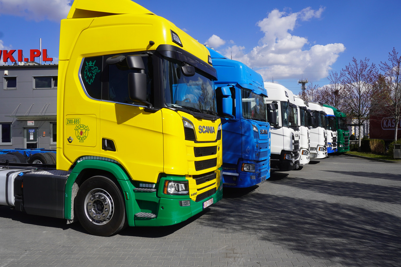 Camión chasis SCANIA R650 V8 / 650 HP/ frame 8.8 m / steered 4th axis / 20 units: foto 10 Camión chasis SCANIA R650 V8 / 650 HP/ frame 8.8 m / steered 4th axis / 20 units: foto 10