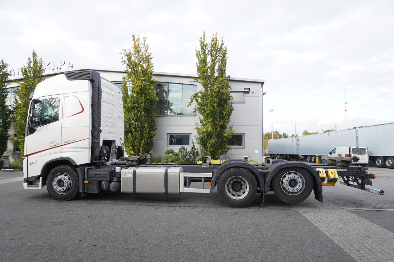 VOLVO FH 420 6x2 / BDF / 2022 - Camión portacontenedore/ Intercambiable: foto 2 VOLVO FH 420 6x2 / BDF / 2022 - Camión portacontenedore/ Intercambiable: foto 2