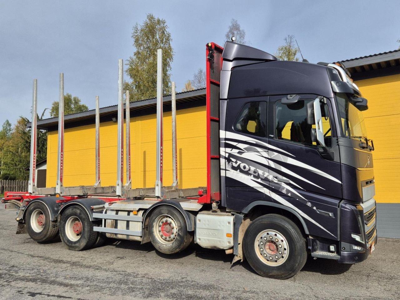 VOLVO FH 750 8x4 / 2 lifted axles / timber truck - Camión grúa: foto 3 VOLVO FH 750 8x4 / 2 lifted axles / timber truck - Camión grúa: foto 3