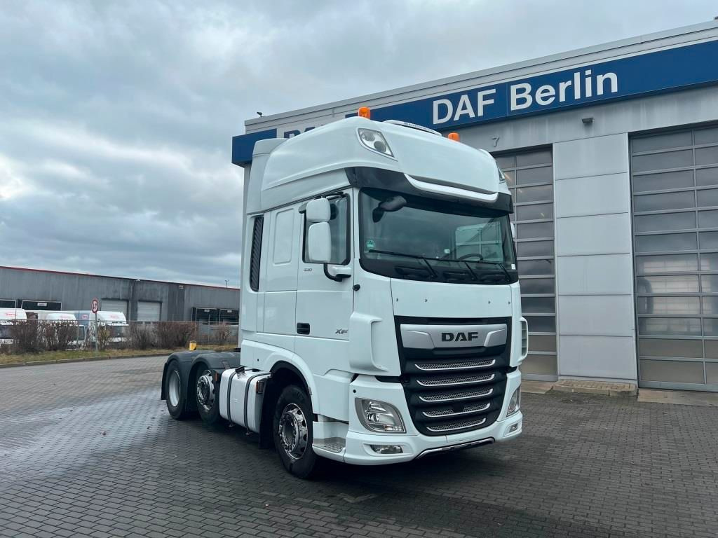 DAF XF 530 FTG 6x2 Retarder Liftlenkachse zZGG 64.5t - Cabeza tractora: foto 1 DAF XF 530 FTG 6x2 Retarder Liftlenkachse zZGG 64.5t - Cabeza tractora: foto 1