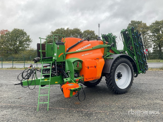 2019 Amazone UX 4200 Special 27 m Pull-Type Sprayer - Pulverizador arrastrado: foto 1 2019 Amazone UX 4200 Special 27 m Pull-Type Sprayer - Pulverizador arrastrado: foto 1