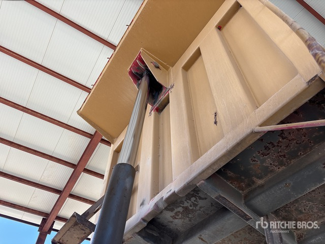 1998 Volvo FL10 360 6x4 T/A Dump Truck - Camión volquete: foto 5 1998 Volvo FL10 360 6x4 T/A Dump Truck - Camión volquete: foto 5