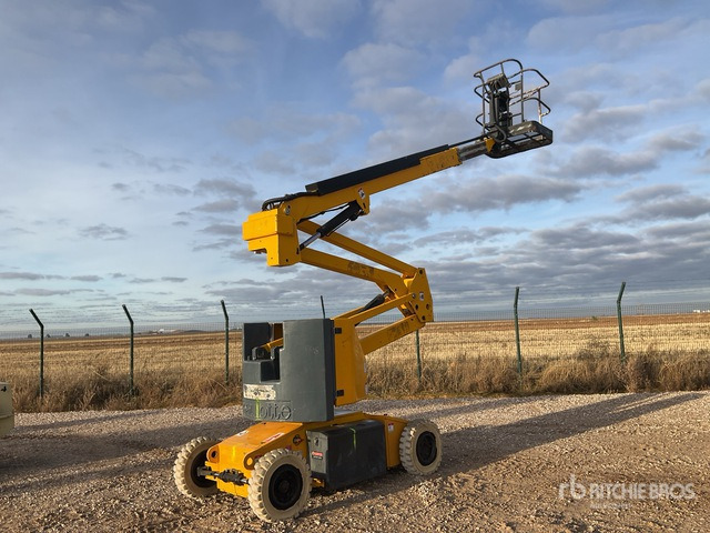 2004 Haulotte HA15I 2WD Electric Articulating Boom Lift - Plataforma articulada: foto 1 2004 Haulotte HA15I 2WD Electric Articulating Boom Lift - Plataforma articulada: foto 1