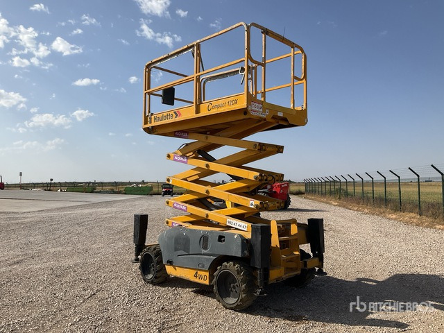 2005 Haulotte Compact12DX 4x4 Diesel Scissor Lift - Plataforma de tijeras: foto 4 2005 Haulotte Compact12DX 4x4 Diesel Scissor Lift - Plataforma de tijeras: foto 4
