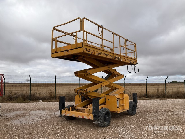 2007 Haulotte H12SXL 4x4 Diesel Scissor Lift - Plataforma de tijeras: foto 2 2007 Haulotte H12SXL 4x4 Diesel Scissor Lift - Plataforma de tijeras: foto 2