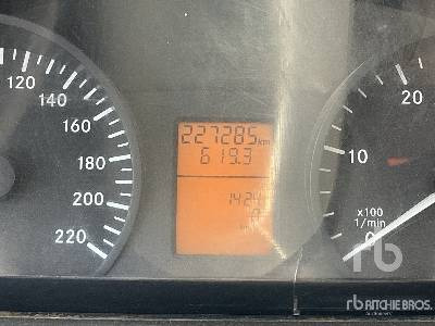 Camión caja cerrada MERCEDES-BENZ 109CDI: foto 6
