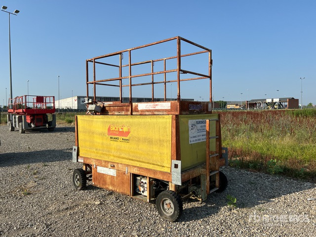 1997 Bianchin SC100 Electric (Inoperable) Scissor Lift - Plataforma de tijeras: foto 3 1997 Bianchin SC100 Electric (Inoperable) Scissor Lift - Plataforma de tijeras: foto 3
