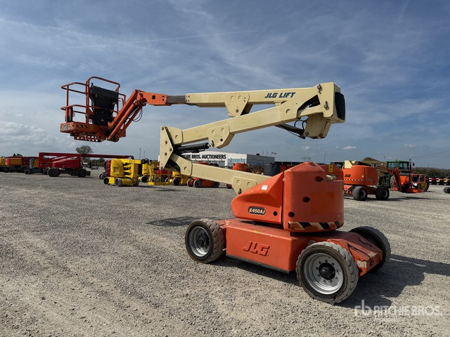 2008 JLG E450AJ V A069 Piattaforma monobraccio articolata - Plataforma articulada: foto 3 2008 JLG E450AJ V A069 Piattaforma monobraccio articolata - Plataforma articulada: foto 3