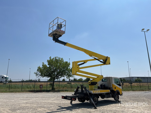 2011 Renault Maxity 2011 Socage DA320 20 m on Bucket Truck - Camión con plataforma elevadora: foto 4 2011 Renault Maxity 2011 Socage DA320 20 m on Bucket Truck - Camión con plataforma elevadora: foto 4