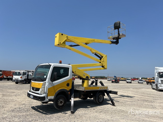 2011 Renault Maxity 2011 Socage DA320 20 m on Bucket Truck - Camión con plataforma elevadora: foto 1 2011 Renault Maxity 2011 Socage DA320 20 m on Bucket Truck - Camión con plataforma elevadora: foto 1
