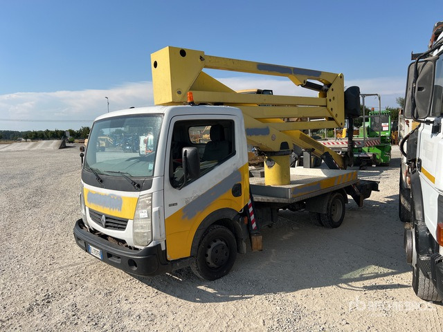 2011 Renault Maxity 2011 Socage DA320 20 m on (Inop ... Bucket Truck - Camión con plataforma elevadora: foto 3 2011 Renault Maxity 2011 Socage DA320 20 m on (Inop ... Bucket Truck - Camión con plataforma elevadora: foto 3