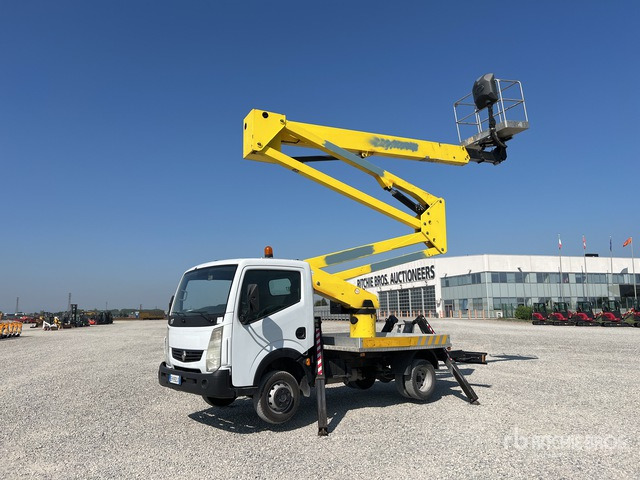 2011 Renault Maxity 2011 Socage DA324 24 m on Bucket Truck - Camión con plataforma elevadora: foto 2 2011 Renault Maxity 2011 Socage DA324 24 m on Bucket Truck - Camión con plataforma elevadora: foto 2