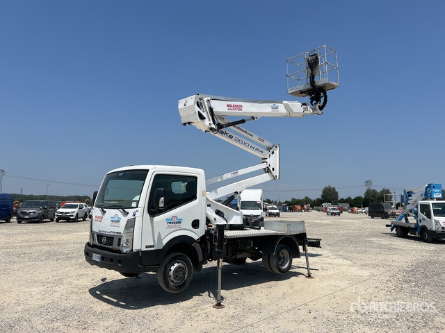 2016 Nissan Cabstar 35.12 2015 Oil&Steel Snake 2010 Plus ... Bucket Truck - Camión con plataforma elevadora: foto 2 2016 Nissan Cabstar 35.12 2015 Oil&Steel Snake 2010 Plus ... Bucket Truck - Camión con plataforma elevadora: foto 2