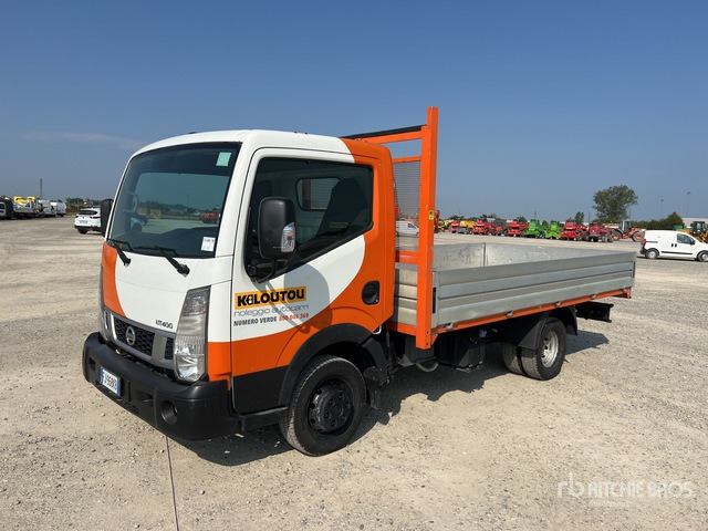 2017 Nissan NT400 Flatbed Truck - Camión caja abierta: foto 2 2017 Nissan NT400 Flatbed Truck - Camión caja abierta: foto 2