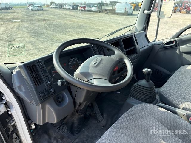 2018 Isuzu M21 Flatbed Truck - Camión caja abierta: foto 4 2018 Isuzu M21 Flatbed Truck - Camión caja abierta: foto 4