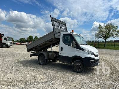 IVECO 35C13 - Camión volquete: foto 4 IVECO 35C13 - Camión volquete: foto 4