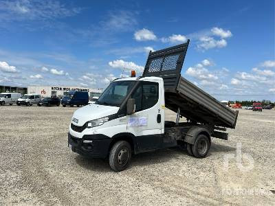 IVECO 35C13 - Camión volquete: foto 1 IVECO 35C13 - Camión volquete: foto 1