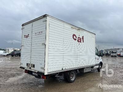IVECO DAILY 35C15 - Camión caja cerrada: foto 3 IVECO DAILY 35C15 - Camión caja cerrada: foto 3