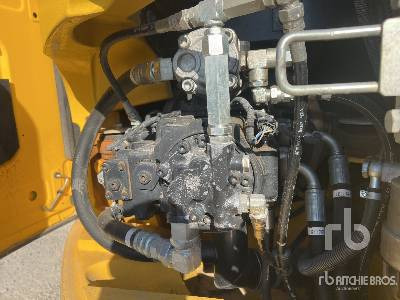 Excavadora de cadenas NEW HOLLAND KOBELCO E140CSR: foto 18