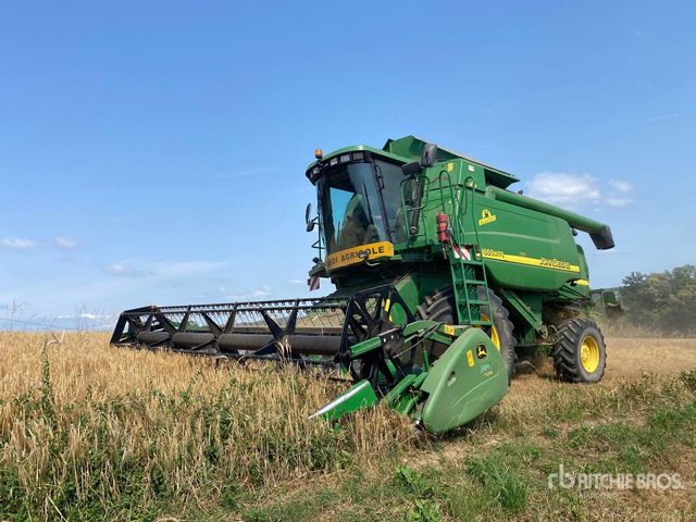 2004 John Deere 9660 WTS Hillmaster II with header and header trailer ... Combine Harvester - Cosechadora de granos: foto 2 2004 John Deere 9660 WTS Hillmaster II with header and header trailer ... Combine Harvester - Cosechadora de granos: foto 2
