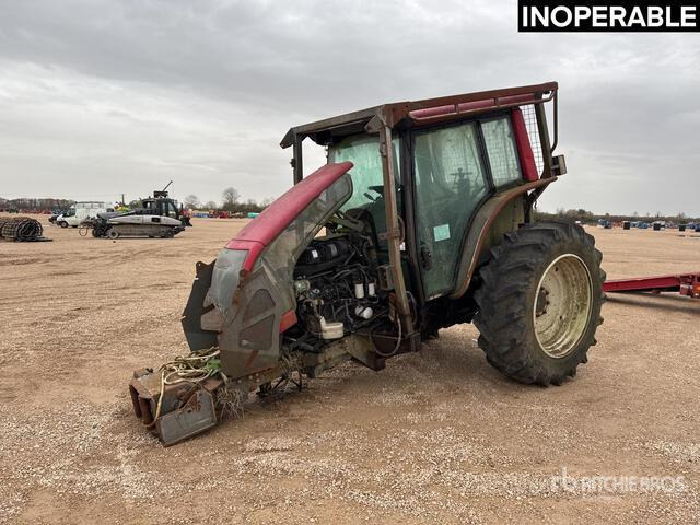 2009 Valtra N101 4x4 Tracteur Agricole (Inoperable) 4WD Tractor - Tractor: foto 1 2009 Valtra N101 4x4 Tracteur Agricole (Inoperable) 4WD Tractor - Tractor: foto 1