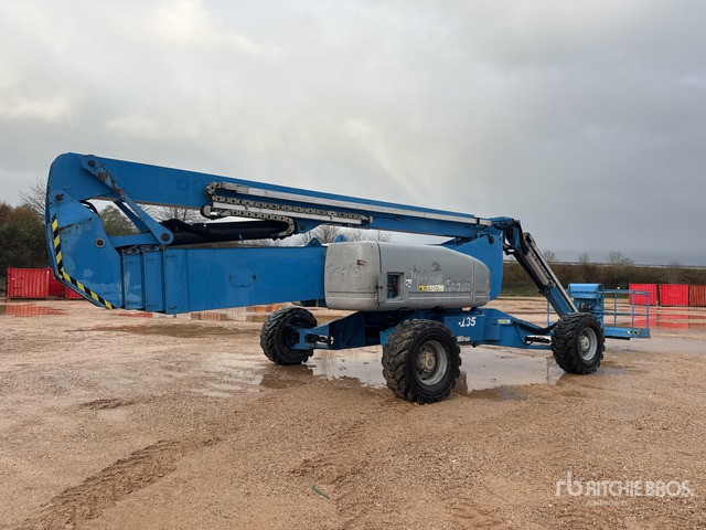 2010 Genie Z-135 4WD Diesel Nacelle Articulee Articulating Boom Lift - Plataforma articulada: foto 3 2010 Genie Z-135 4WD Diesel Nacelle Articulee Articulating Boom Lift - Plataforma articulada: foto 3