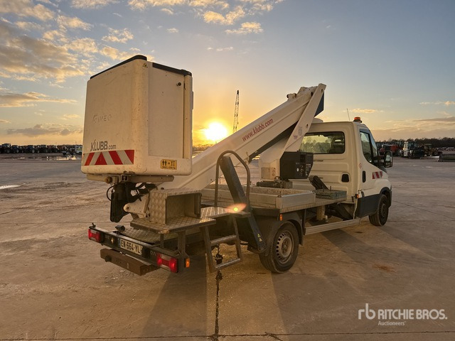 2017 Iveco 35-120 2017 Isoli VT48NEXS 14 m on Cam ... Bucket Truck - Camión con plataforma elevadora: foto 3 2017 Iveco 35-120 2017 Isoli VT48NEXS 14 m on Cam ... Bucket Truck - Camión con plataforma elevadora: foto 3