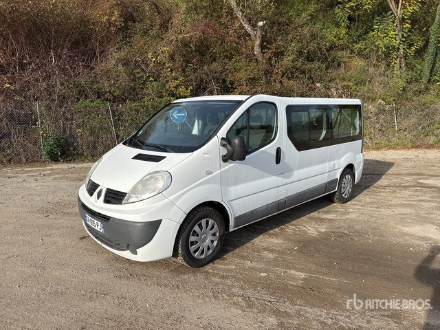 2013 Renault Trafic Minibus Minivan - Otra maquinaria: foto 1 2013 Renault Trafic Minibus Minivan - Otra maquinaria: foto 1