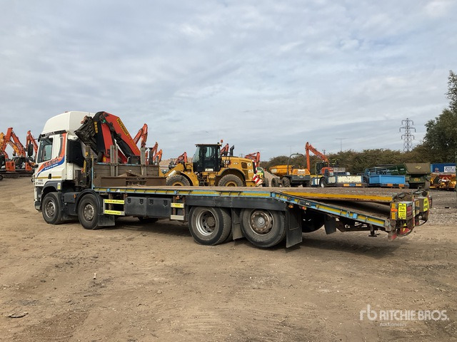2017 DAF 8x2 Twin-Steer Sleeper Flatbed Truck with Crane - Camión caja abierta, Camión grúa: foto 4 2017 DAF 8x2 Twin-Steer Sleeper Flatbed Truck with Crane - Camión caja abierta, Camión grúa: foto 4