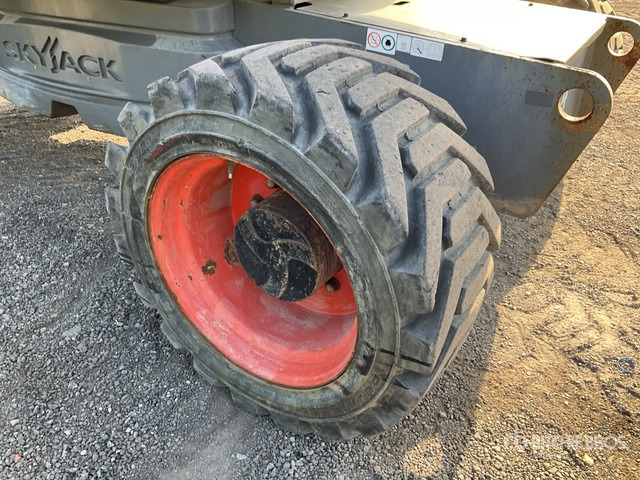Plataforma articulada 2017 Skyjack SJ85AJ 4WD Diesel Articulating Boom Lift: foto 6