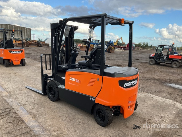 2023 Doosan B35X-7 PLUS 2023 Doosan B35X-7 PLUS 3500 kg Electric Forklift (Unused) Electric Forklift - Carretilla elevadora eléctrica: foto 4 2023 Doosan B35X-7 PLUS 2023 Doosan B35X-7 PLUS 3500 kg Electric Forklift (Unused) Electric Forklift - Carretilla elevadora eléctrica: foto 4